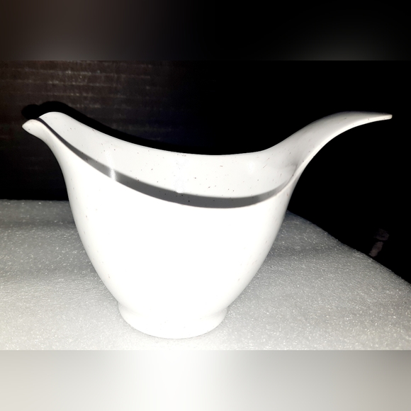 Vintage debonaire melmac cream and sugar set - Picture 7 of 7